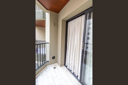 Apartamento para alugar com 105m², 3 quartos e 2 vagas Apartamento para alugar com 105m², 3 quartos e 2 vagasVaranda