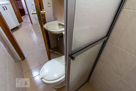 Apartamento para alugar com 105m², 3 quartos e 2 vagas Apartamento para alugar com 105m², 3 quartos e 2 vagasBanheiro de serviço