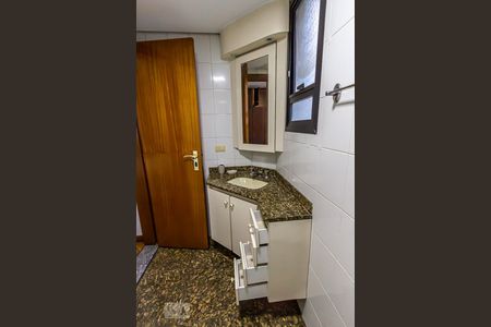 Apartamento para alugar com 105m², 3 quartos e 2 vagas Apartamento para alugar com 105m², 3 quartos e 2 vagasSuíte