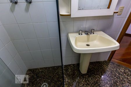 Apartamento para alugar com 105m², 3 quartos e 2 vagas Apartamento para alugar com 105m², 3 quartos e 2 vagasBanheiro