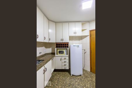Apartamento para alugar com 105m², 3 quartos e 2 vagas Apartamento para alugar com 105m², 3 quartos e 2 vagasCozinha