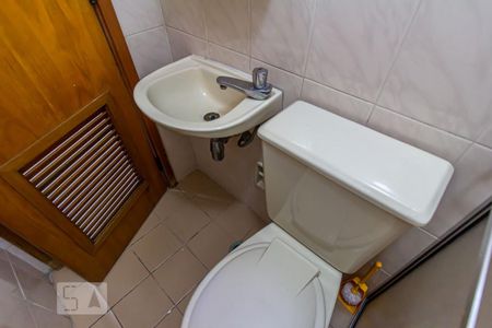 Apartamento para alugar com 105m², 3 quartos e 2 vagas Apartamento para alugar com 105m², 3 quartos e 2 vagasBanheiro de serviço