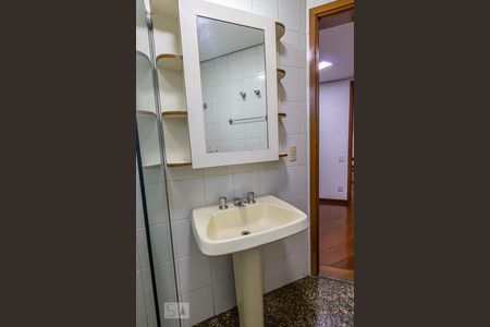 Apartamento para alugar com 105m², 3 quartos e 2 vagas Apartamento para alugar com 105m², 3 quartos e 2 vagasBanheiro