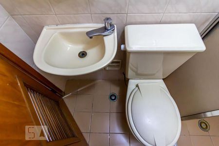 Apartamento para alugar com 105m², 3 quartos e 2 vagas Apartamento para alugar com 105m², 3 quartos e 2 vagasBanheiro de serviço