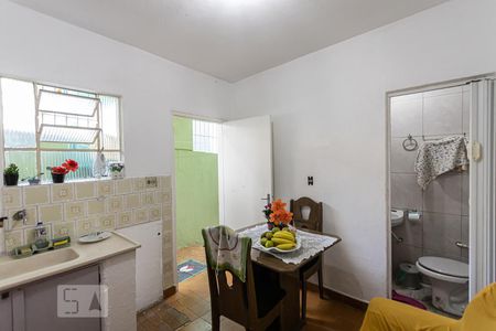 Casa à venda com 101m², 3 quartos e 1 vagaCozinha e Sala Casa dos Fundos