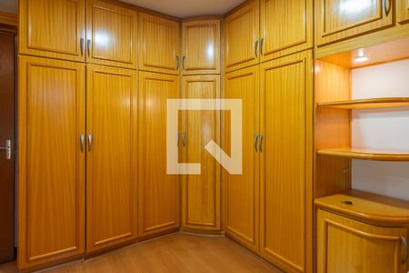 Casa para alugar com 356m², 5 quartos e 4 vagas Casa para alugar com 356m², 5 quartos e 4 vagasQuarto 2