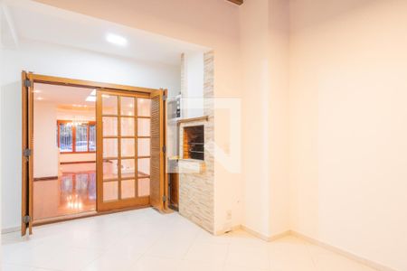 Casa para alugar com 356m², 5 quartos e 4 vagas Casa para alugar com 356m², 5 quartos e 4 vagasÁrea comum