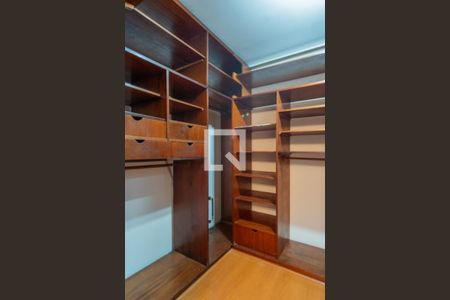 Casa para alugar com 356m², 5 quartos e 4 vagas Casa para alugar com 356m², 5 quartos e 4 vagasQuarto 3 - Suíte