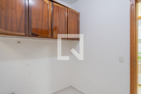 Casa para alugar com 356m², 5 quartos e 4 vagas Casa para alugar com 356m², 5 quartos e 4 vagasQuarto de Serviço