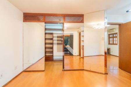 Casa para alugar com 356m², 5 quartos e 4 vagas Casa para alugar com 356m², 5 quartos e 4 vagasQuarto 3 - Suíte