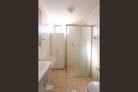 Banheiro de apartamento à venda com 2 quartos, 78m² em Paternon, Porto Alegre