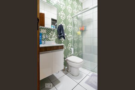 Casa à venda com 113m², 2 quartos e 2 vagasBanheiro Quarto 2 - Suíte