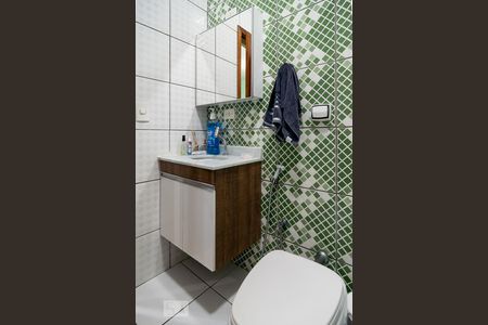 Casa à venda com 113m², 2 quartos e 2 vagasBanheiro Quarto 2 - Suíte