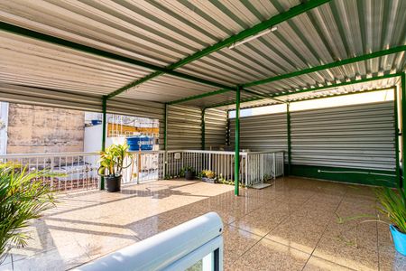 Casa para alugar com 200m², 3 quartos e sem vaga Casa para alugar com 200m², 3 quartos e sem vagaTerraço