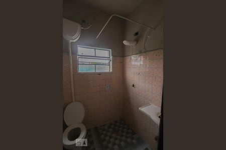 Casa à venda com 560m², 2 quartos e 8 vagasBanheiro