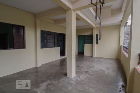 Casa à venda com 560m², 2 quartos e 8 vagasQuintal