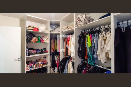 Apartamento para alugar com 45m², 2 quartos e 1 vaga Apartamento para alugar com 45m², 2 quartos e 1 vagaCloset do Quarto 2