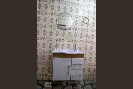 Banheiro de casa para alugar com 2 quartos, 68m² em Vila Popular, Várzea Paulista