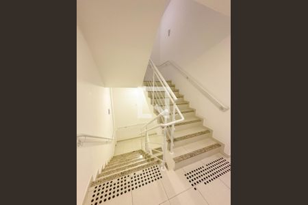 Apartamento para alugar com 80m², 2 quartos e 2 vagasEscada