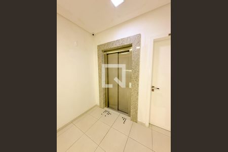 Apartamento para alugar com 80m², 2 quartos e 2 vagasElevador