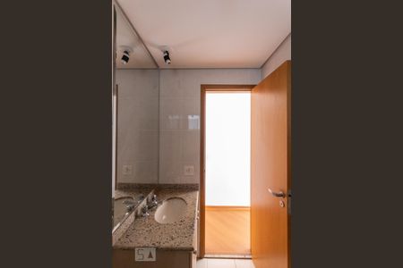 Apartamento para alugar com 67m², 2 quartos e 2 vagasBanheiro Social