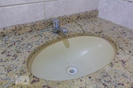 Casa à venda com 115m², 3 quartos e 2 vagasBanheiro Social