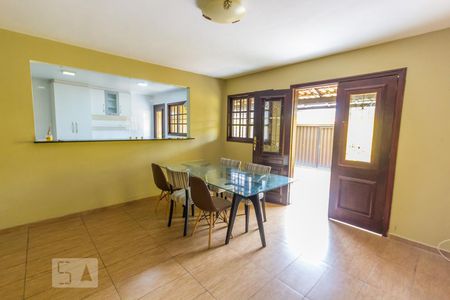 Sala de casa à venda com 3 quartos, 115m² em Pechincha, Rio de Janeiro