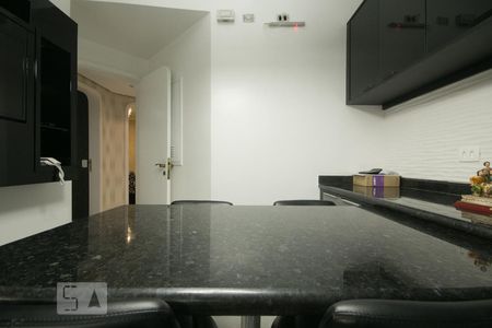 Apartamento à venda com 169m², 4 quartos e 3 vagas Apartamento à venda com 169m², 4 quartos e 3 vagasCozinha