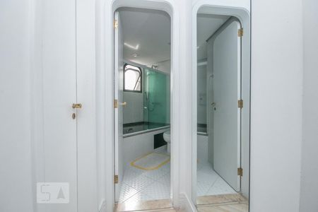 Apartamento à venda com 169m², 4 quartos e 3 vagas Apartamento à venda com 169m², 4 quartos e 3 vagasBanheiro Suite_2