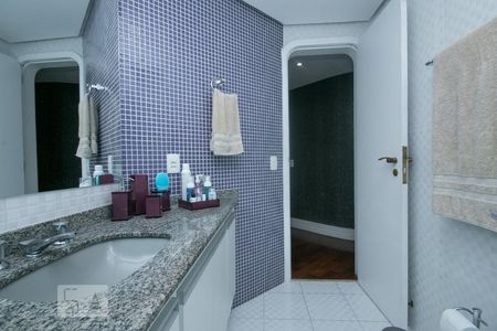 Apartamento à venda com 169m², 4 quartos e 3 vagas Apartamento à venda com 169m², 4 quartos e 3 vagasBanheiro