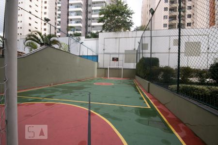 Apartamento à venda com 169m², 4 quartos e 3 vagas Apartamento à venda com 169m², 4 quartos e 3 vagasQuadra