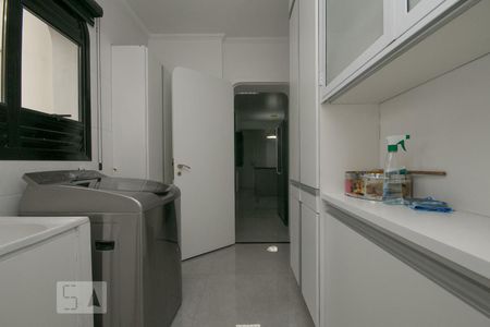 Apartamento à venda com 169m², 4 quartos e 3 vagas Apartamento à venda com 169m², 4 quartos e 3 vagasÁrea de serviço