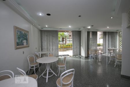 Apartamento à venda com 169m², 4 quartos e 3 vagas Apartamento à venda com 169m², 4 quartos e 3 vagasSalão de Festas