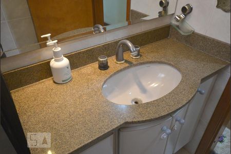 Apartamento à venda com 118m², 3 quartos e 2 vagasBanheiro Social