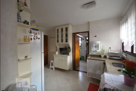 Apartamento à venda com 118m², 3 quartos e 2 vagasCozinha