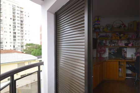 Apartamento à venda com 118m², 3 quartos e 2 vagasVaranda Quarto 1