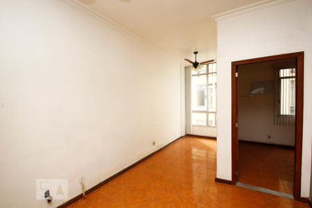 Apartamento à venda com 65m², 2 quartos e sem vagaSala