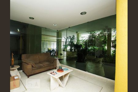 Apartamento à venda com 65m², 2 quartos e sem vagaÁrea comum
