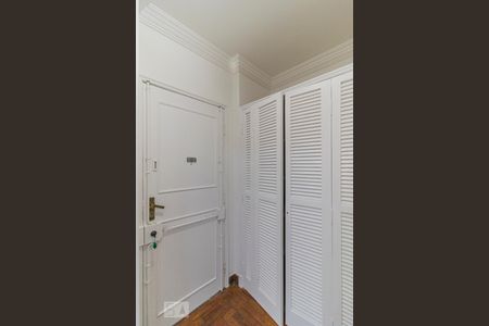 Hall de Entrada de apartamento à venda com 2 quartos, 90m² em Bela Vista, São Paulo