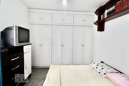 Casa à venda com 200m², 4 quartos e 2 vagas Casa à venda com 200m², 4 quartos e 2 vagasQuarto 4