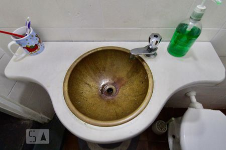 Casa à venda com 200m², 4 quartos e 2 vagas Casa à venda com 200m², 4 quartos e 2 vagasLavabo - Pia