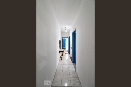 Casa à venda com 200m², 4 quartos e 2 vagas Casa à venda com 200m², 4 quartos e 2 vagasCorredor