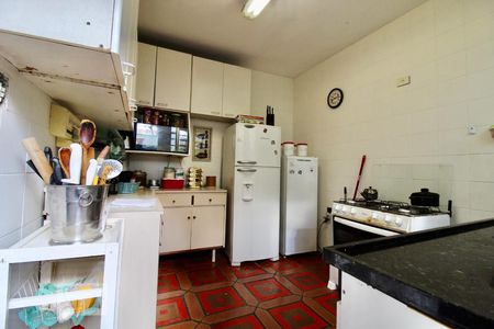 Casa à venda com 200m², 4 quartos e 2 vagas Casa à venda com 200m², 4 quartos e 2 vagasCozinha