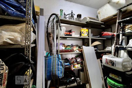 Casa à venda com 200m², 4 quartos e 2 vagas Casa à venda com 200m², 4 quartos e 2 vagasQuarto de Serviço