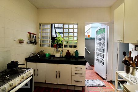 Casa à venda com 200m², 4 quartos e 2 vagas Casa à venda com 200m², 4 quartos e 2 vagasCozinha