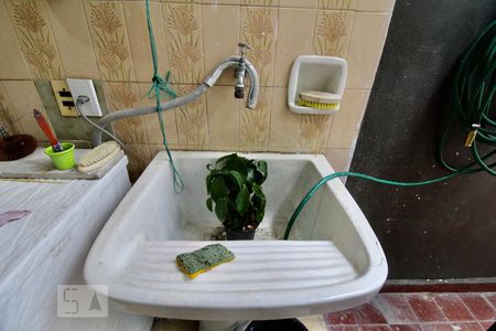 Casa à venda com 200m², 4 quartos e 2 vagas Casa à venda com 200m², 4 quartos e 2 vagasLavanderia - Pia