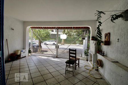 Casa à venda com 200m², 4 quartos e 2 vagas Casa à venda com 200m², 4 quartos e 2 vagasVista da Rua