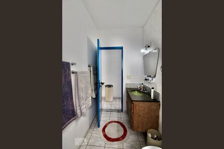 Casa à venda com 200m², 4 quartos e 2 vagas Casa à venda com 200m², 4 quartos e 2 vagasBanheiro 3