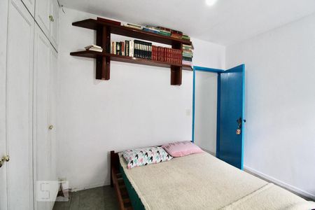 Casa à venda com 200m², 4 quartos e 2 vagas Casa à venda com 200m², 4 quartos e 2 vagasQuarto 4