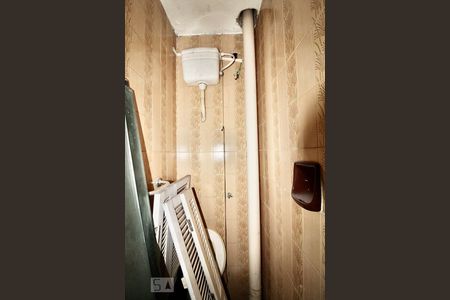 Casa à venda com 200m², 4 quartos e 2 vagas Casa à venda com 200m², 4 quartos e 2 vagasBanheiro de Serviço